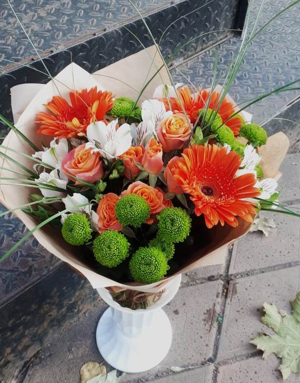 Букет цветов из: Герберы, Хризантемы, Альстромерии и Розы в Листвянке