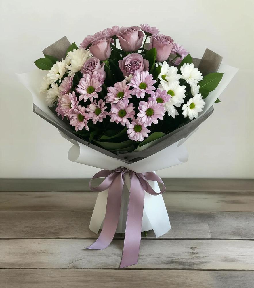 Букет цветов из: Хризантемы и Розы в Листвянке