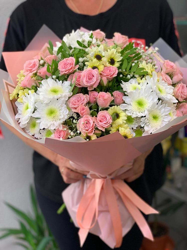 Букет цветов из: Розы и Хризантемы в Листвянке