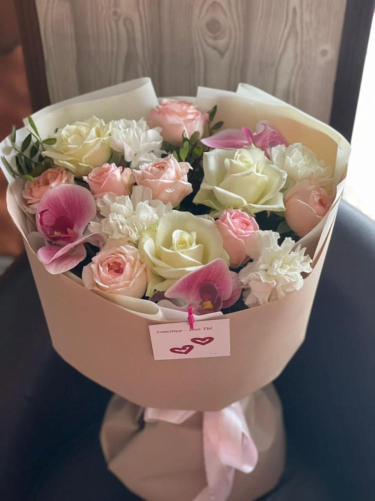 Букет цветов из: Орхидеи, Розы и Гвоздики в Листвянке