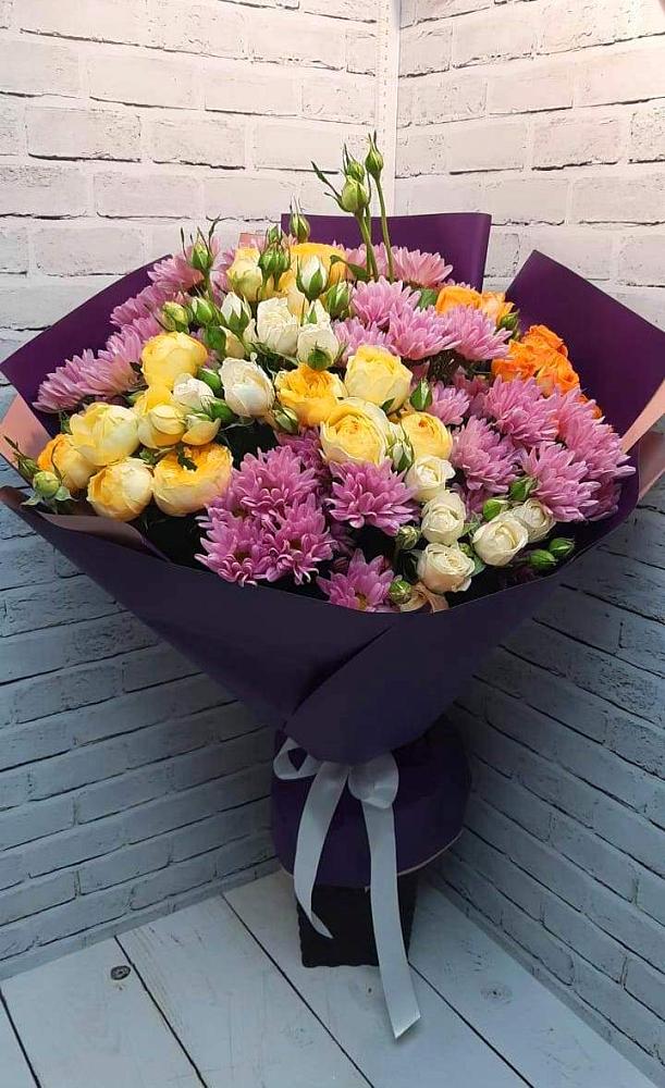 Букет цветов из: Хризантемы и Розы в Листвянке