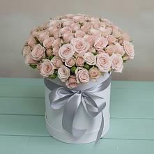 Цветочная композиция из Розы в шляпной коробке в Листвянке