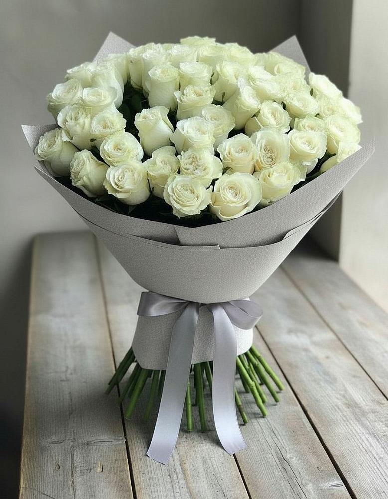 Букет 35 Белых роз в Листвянке