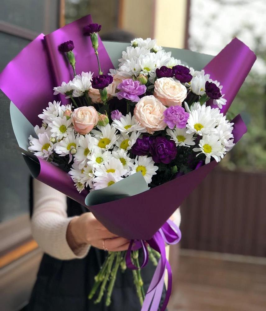 Букет цветов из: Хризантемы, Гвоздики и Розы в Листвянке