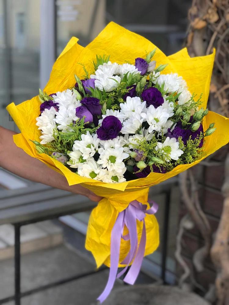 Букет цветов из: Ирисы, Хризантемы и Ромашки в Листвянке