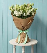 Букет цветов из:  Лизиантусы в Листвянке