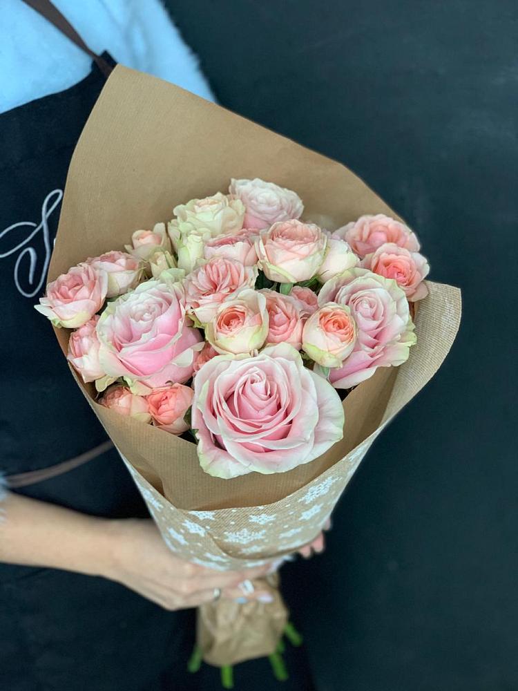 Букет цветов из: Хризантемы и Розы в Листвянке