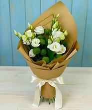 Букет цветов из:  Хризантемы и Лизиантусы в Листвянке