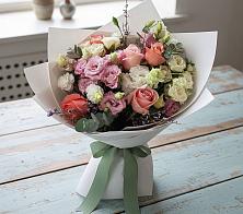 Букет цветов из:  Розы, Лизиантусы и Гвоздики в Листвянке