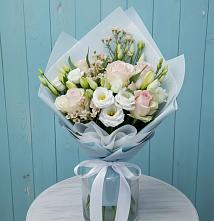 Букет цветов из:  Розы и Лизиантусы в Листвянке