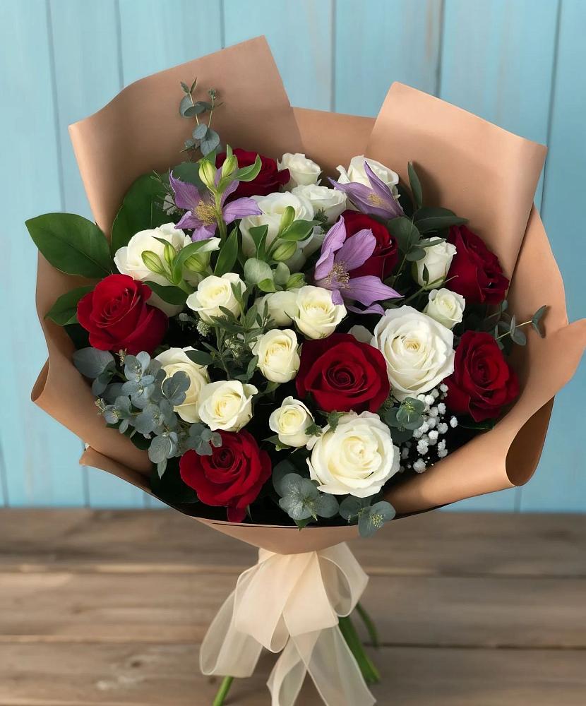Букет цветов из: Розы и Альстромерии в Листвянке