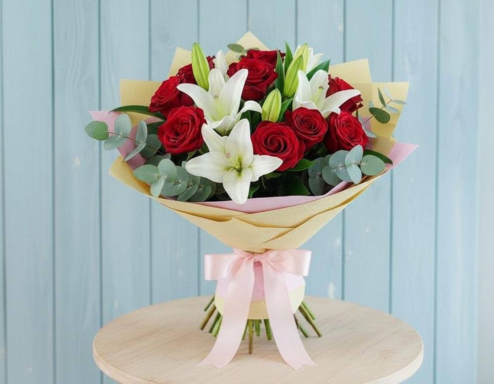 Букет цветов из: Лилии и Розы в Листвянке